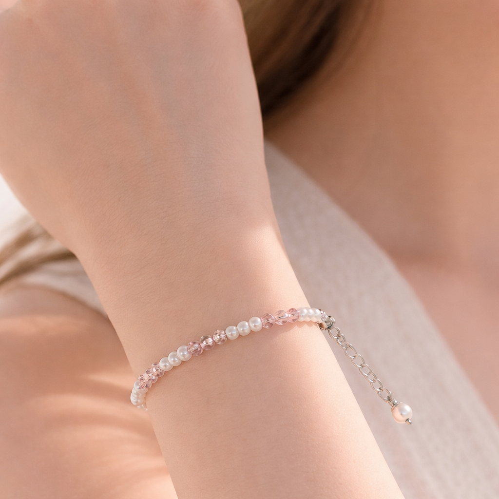 Pearl and glass beads bracelet