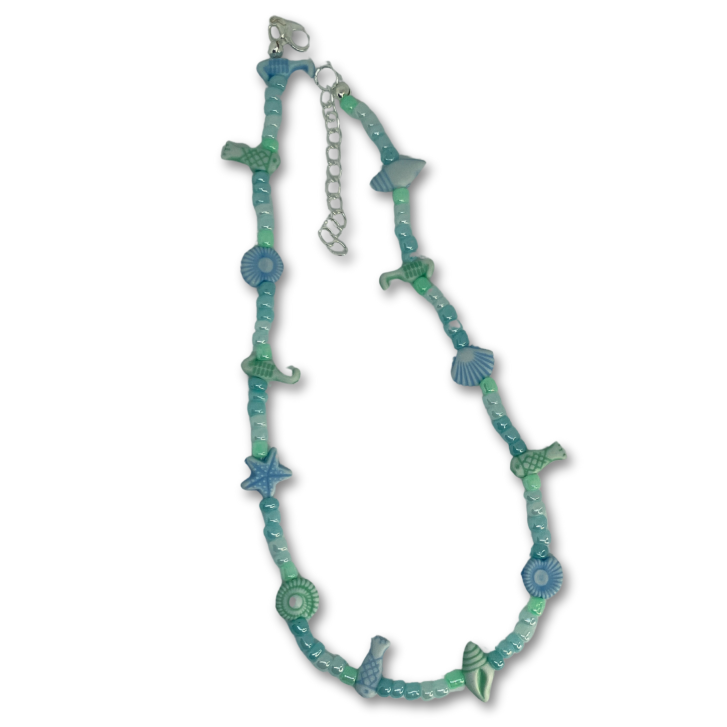 Beach themed necklace.
Colar com tema de praia.