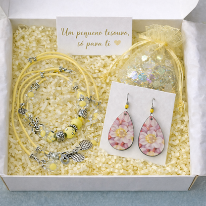 Gift box with necklace, bracelet, earrings and sun catcher