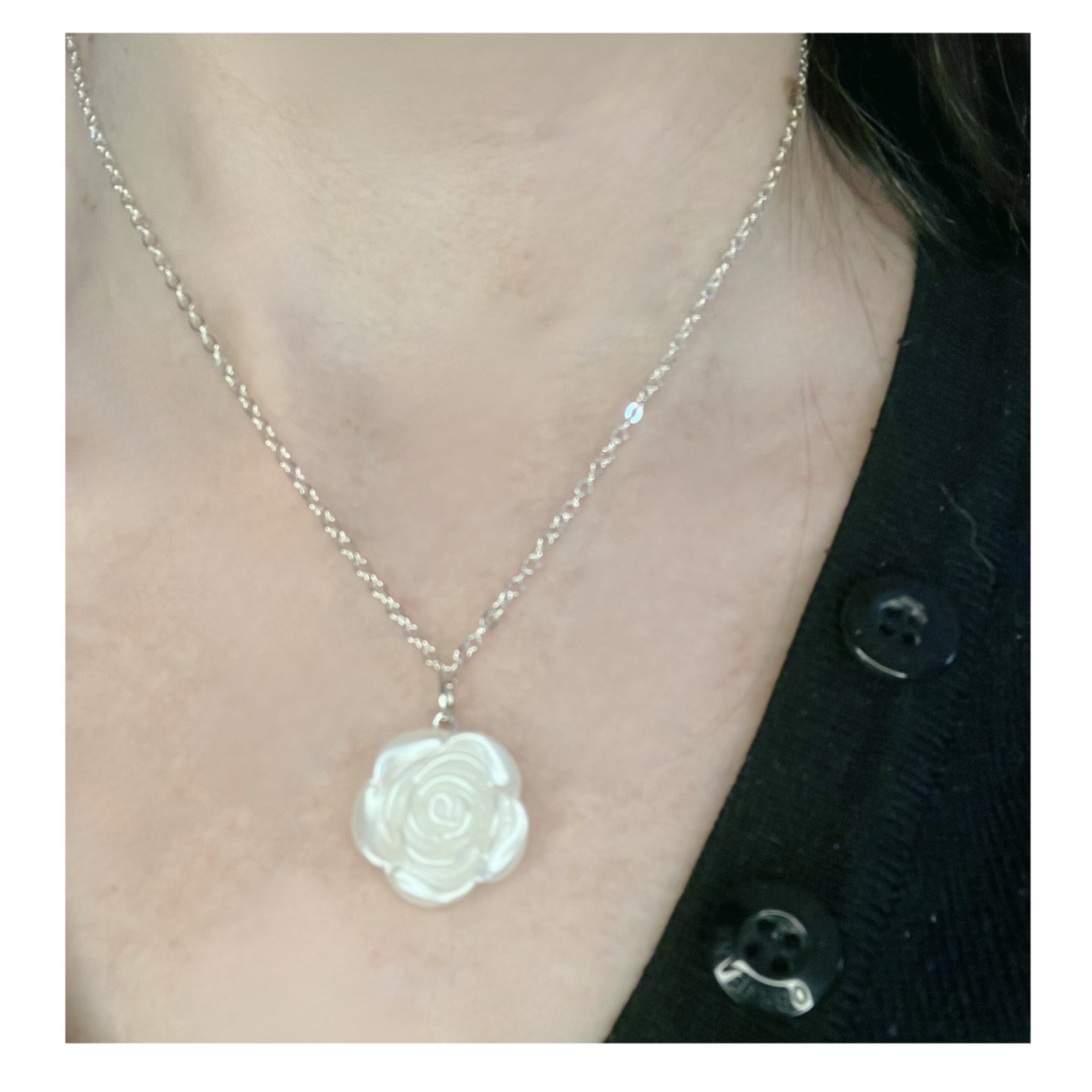 Silver necklace with rose
