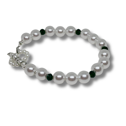 Pearl bracelet with dark green beads