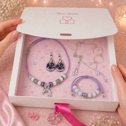 Gift box with necklace, earrings, bracelet and sun catcher. 