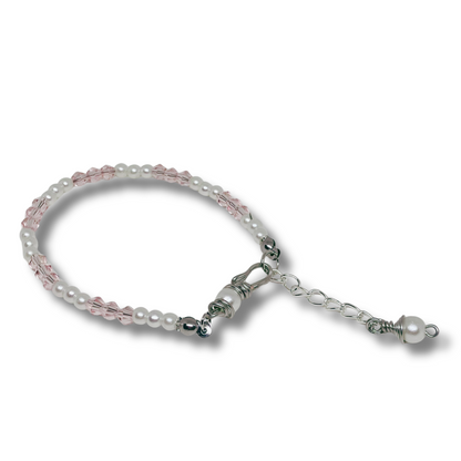 Bracelet with white pearls and pink glass beads